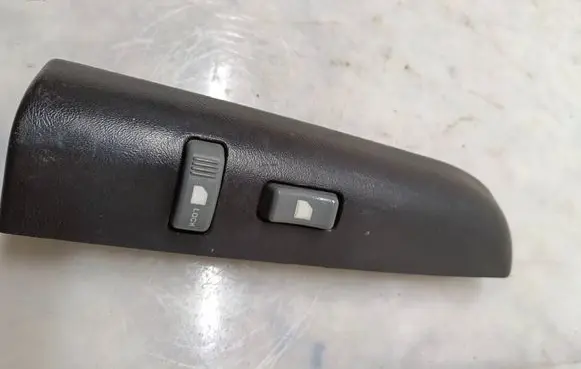 Chevrolet Blazer Electric window control switch J12M180152850A30A