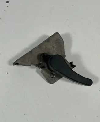 Engine bonnet (hood) release handle