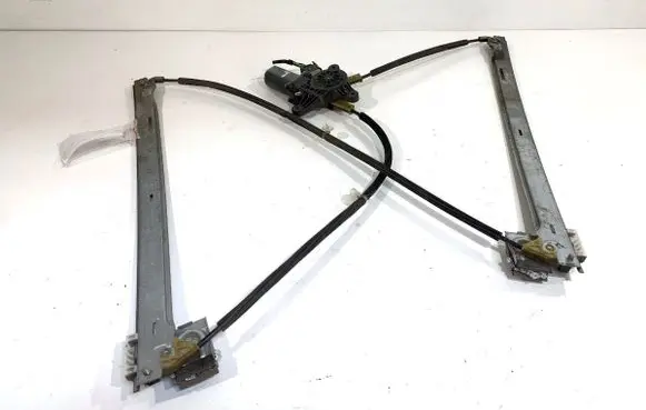 Mercedes-Benz Vito Viano W639 Front door window regulator with motor 0130821940