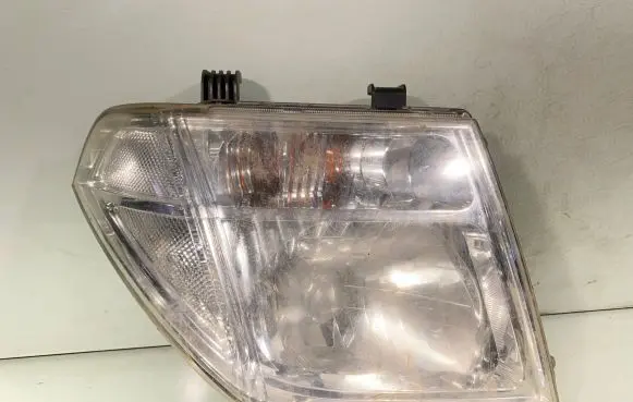 Nissan Navara D40 Headlight/headlamp