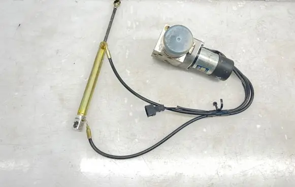 Mercedes-Benz S W220 Soft lock spindle drive 2208000048