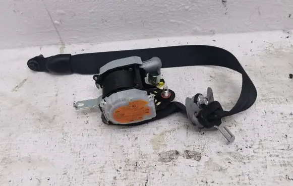 Hyundai i40 Seat belt trim 88820-3Z000TX