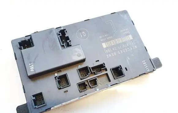 Mercedes-Benz E W211 Door control unit/module 2118707126 00401708