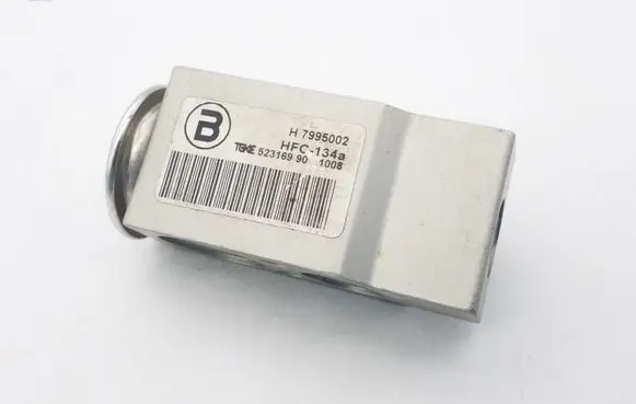 Audi A4 S4 B8 8K Air conditioning (A/C) expansion valve H7995002