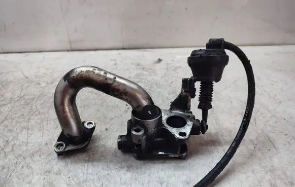Mercedes-Benz E A207 other engine part 