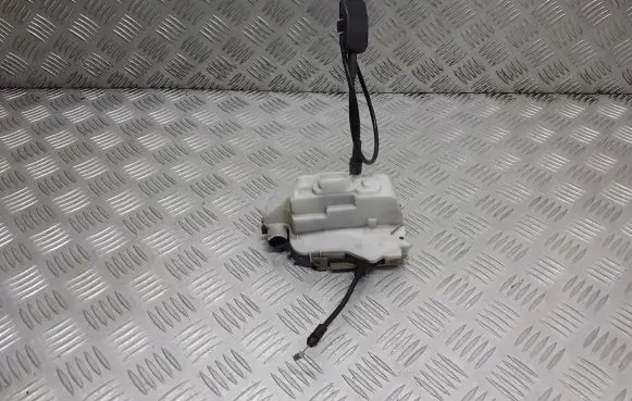 Renault Megane II Front door lock
