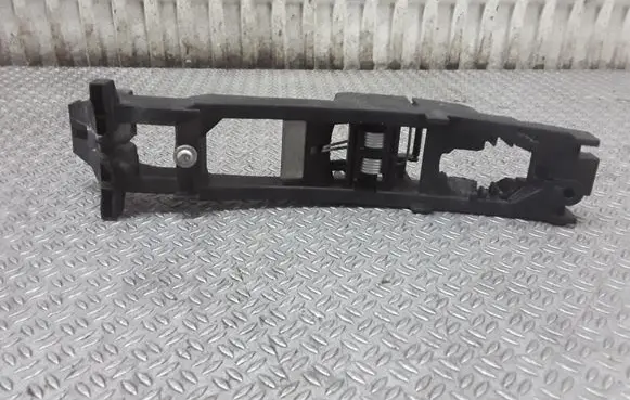 Mercedes-Benz C W203 Front door exterior handle/bracket 