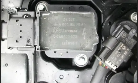 Mercedes-Benz SLK R172 High voltage ignition coil A0001502580