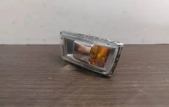 Opel Corsa D Front fender indicator light 13252456 13252455
