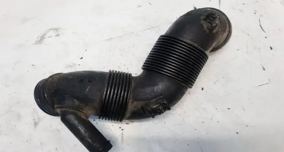 Skoda Octavia Mk2 (1Z) Air intake hose/pipe 3C0129654M