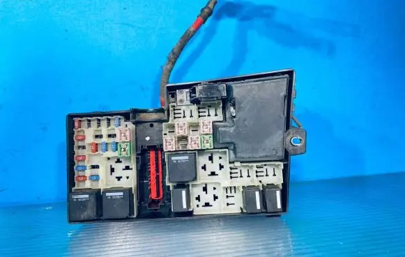 Volvo C30 Fuse module 8688040 518818000