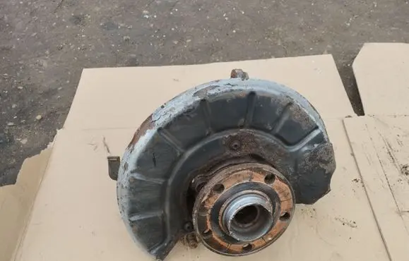 Volkswagen Tiguan Front wheel hub