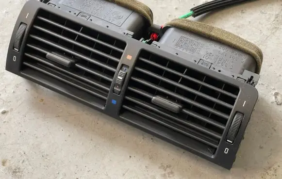 BMW M3 Dash center air vent grill 8363199 370742 8370741