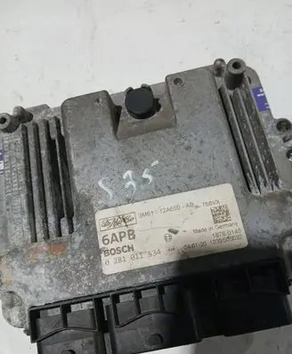 Mazda 3 I Engine control unit/module 3M6112A650AB