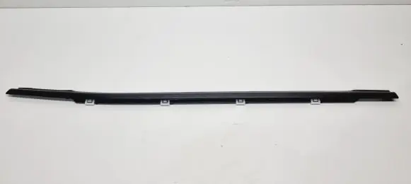Hyundai Kona I Rubber seal rear door window/glass 83220J9000