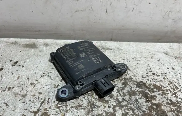Toyota bZ4X Blind spot module A2C7825610200 4135ARRR3A