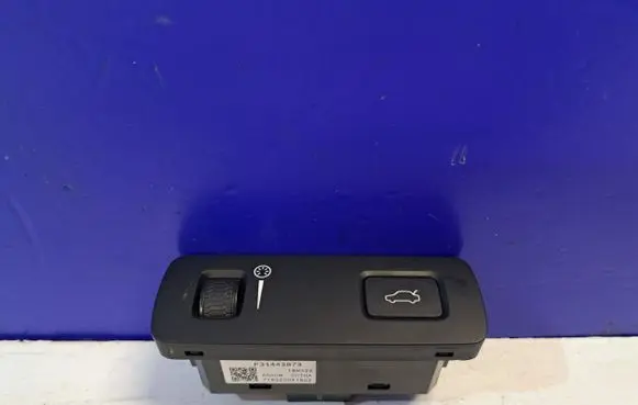 Volvo XC90 Tailgate/boot open switch button 31443873 31376510