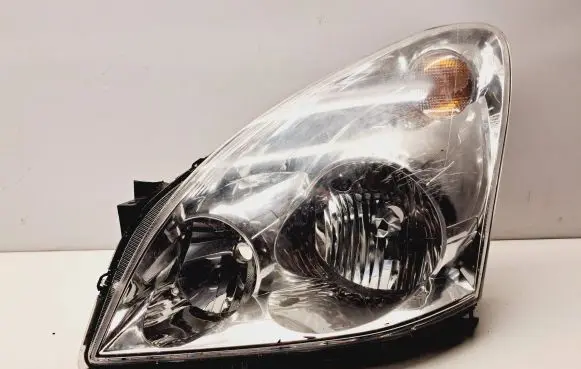 Toyota Corolla Verso AR10 Headlight/headlamp 20B050B F1120B050B HB412V51W