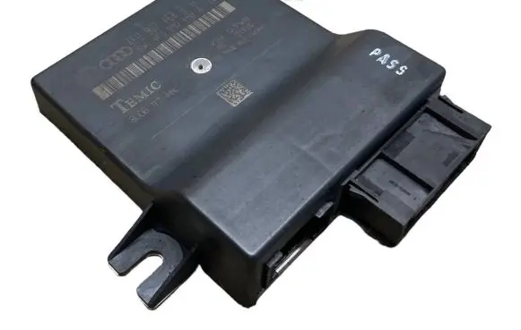 Audi A6 S6 C6 4F Gateway control module 4F0907468D 4F0910468A