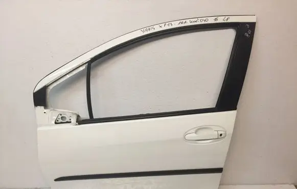 Toyota Yaris Front door DRZWIPLLY3