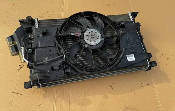 Renault Laguna III Coolant radiator 214100001R H9465 0000368