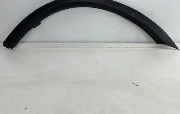 Mitsubishi Outlander Rear arch trim 7407a303