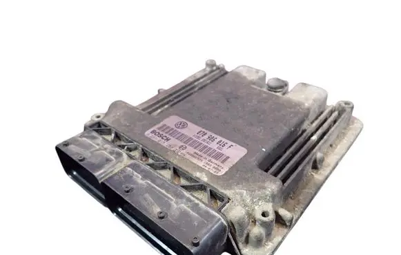 Volkswagen Touareg I Engine control unit/module ECU 