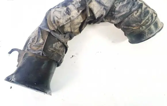 Hyundai Trajet Air intake hose/pipe