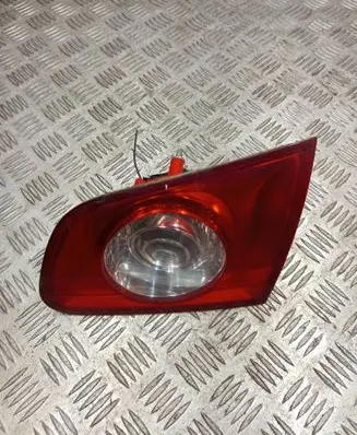 Tailgate rear/tail lights