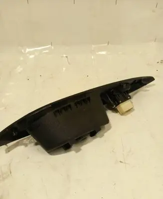Mazda 6 Electric window control switch GJ6A685L1