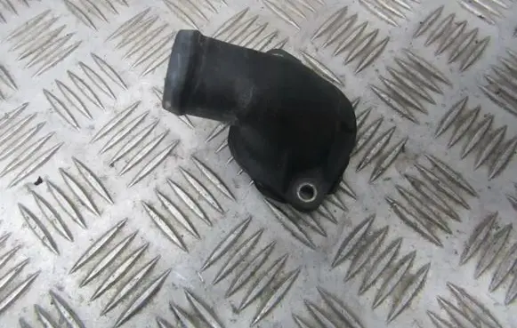 Volkswagen Golf III Engine coolant pipe/hose 030121121B