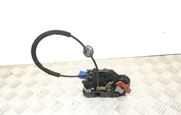 Volkswagen Golf V Rear door lock 7L0839016
