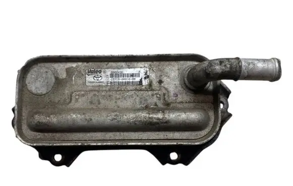 Toyota Avensis T250 Engine oil radiator 157100R01000 880243D