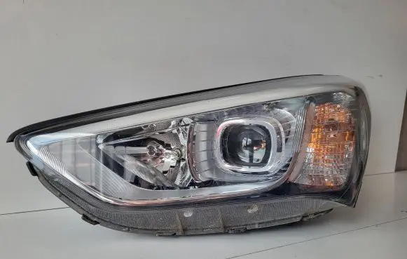 Hyundai Santa Fe Headlight/headlamp