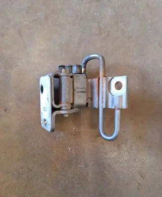 Volkswagen Touran I Front door lower hinge 1T0831411A