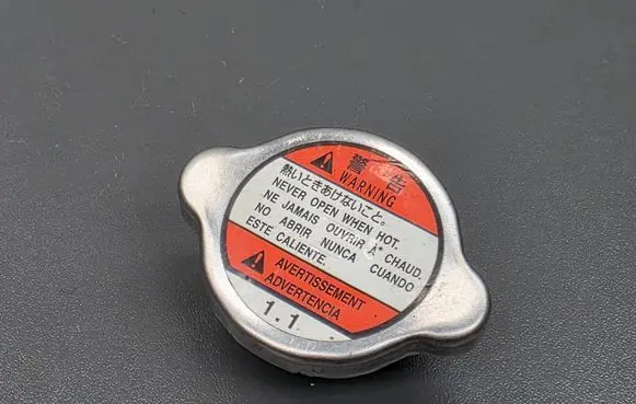 Suzuki Swift II Coolant expansion tank/reservoir cap 
