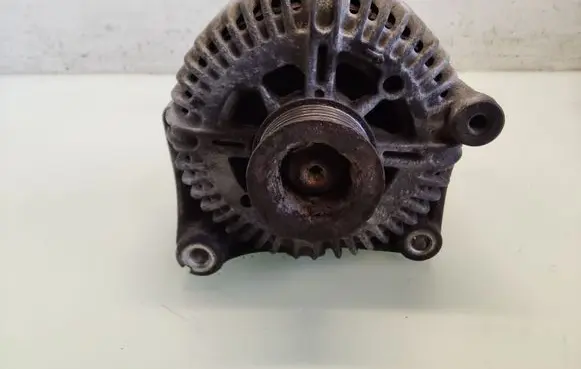 BMW 5 E60 E61 Generator/alternator 