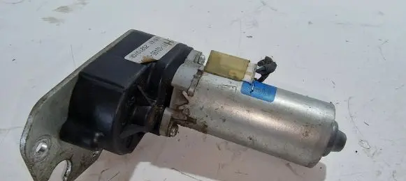 BMW X3 E83 Seat adjustment motor 0130002617 200508S