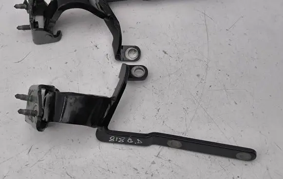 Audi A5 Tailgate/trunk/boot hinge 8W8827300A 8W8827299A