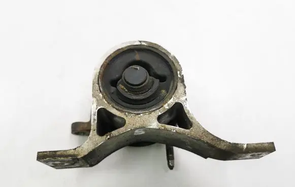 Nissan Murano Z50 Engine mount bracket