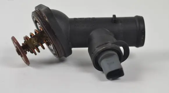 Volkswagen Golf V Engine coolant pipe/hose 03G121121D 03L121121A