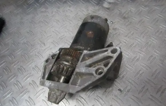 Mazda Xedos 6 Starter motor m2t25681