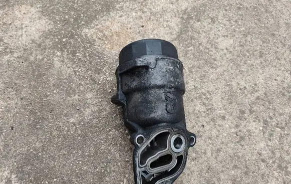 Jeep Grand Cherokee (WK) Oil filter mounting bracket A6421800010