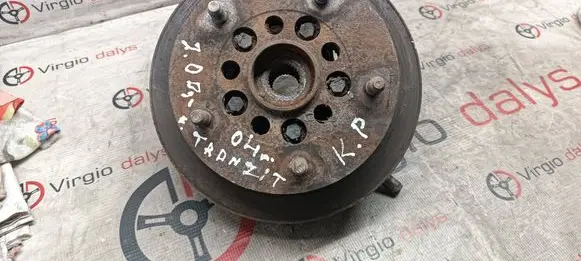 Front wheel hub