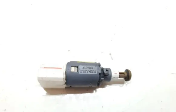 Renault Megane II Brake pedal sensor switch 8200168238-B