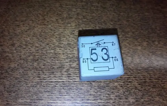 Volkswagen PASSAT B5.5 Other relay 141951253B