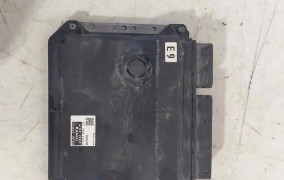 Toyota RAV 4 (XA30) Engine control unit/module 8966142F21 1758004030