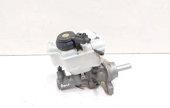 Master brake cylinder