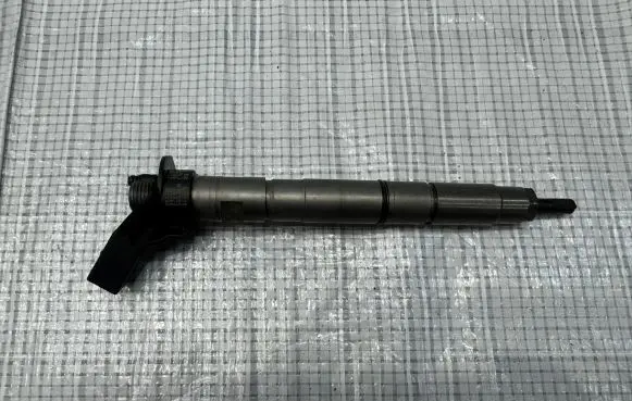 Porsche Cayenne (9PA) Fuel injector 057130277AG