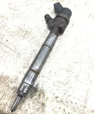 Mercedes-Benz C W203 Fuel injector A6680700687 0445110015